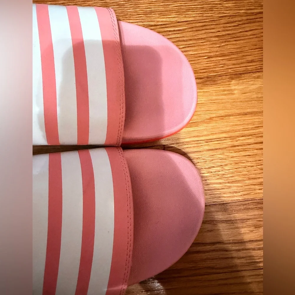 Adidas Adilette Pink Comfort Slides - Size 9 - Picture 4 of 5